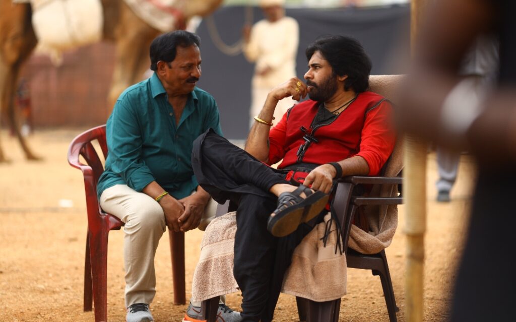 harihara-veeramallu-pawan-kalyan-special-gift-to-producer-a-m-ratam