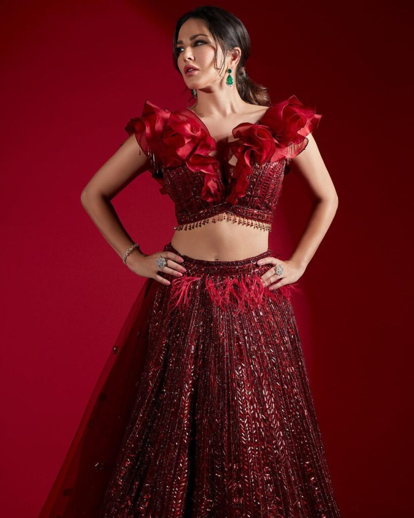 sunny-leone-stunning-looks-in-red-colour-lehenga-set