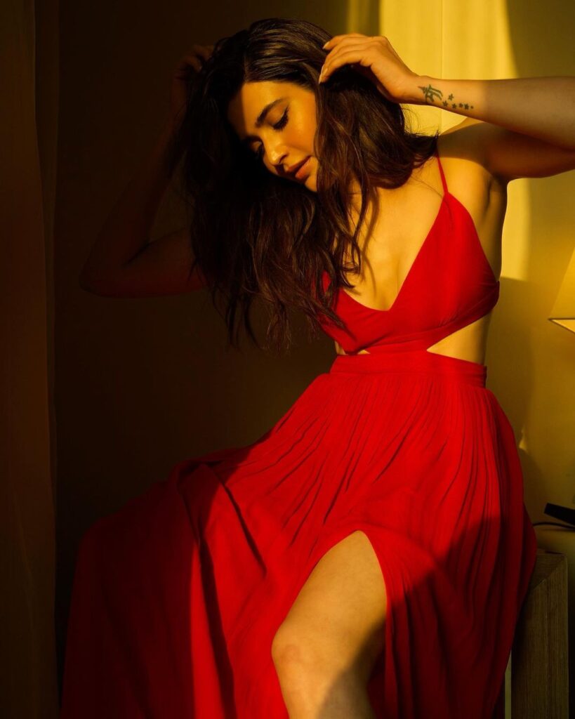 karishma-tanna-glamours-looks-in-hot-red-dress
