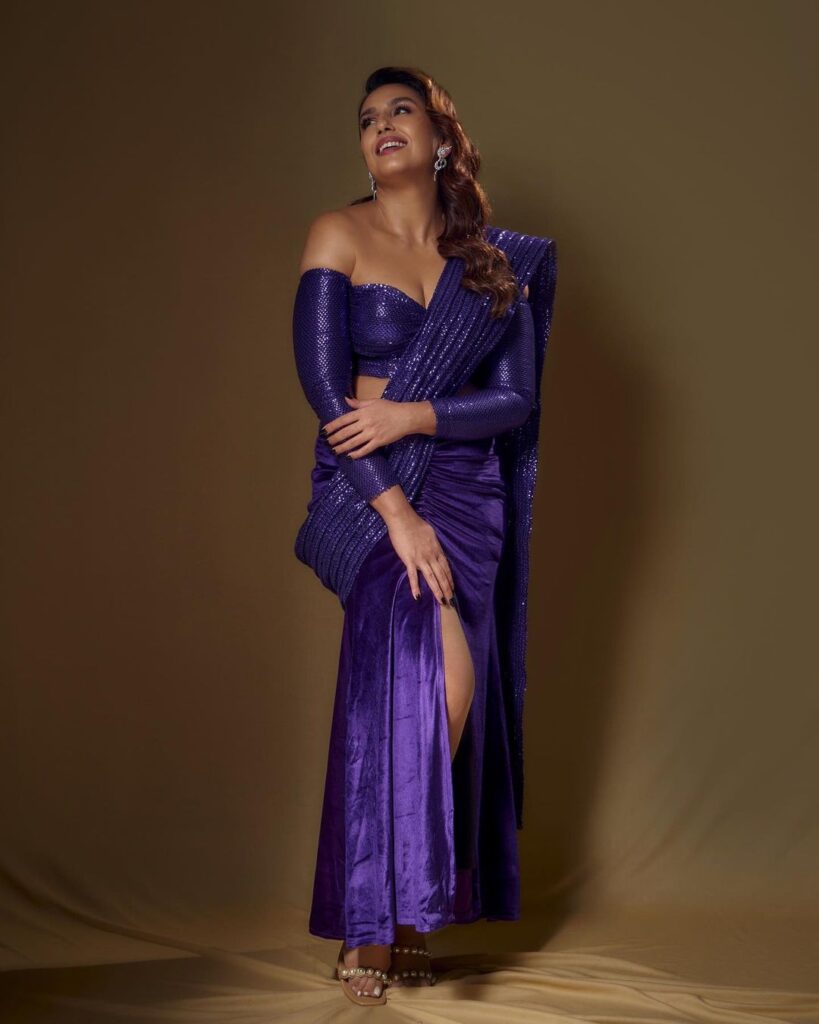 huma-qureshi-stunning-looks-in-amazing-purple-colour-out-fit