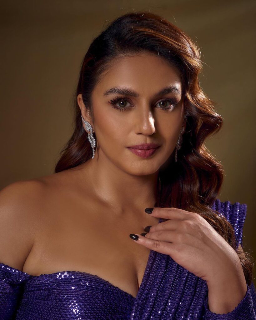 huma-qureshi-stunning-looks-in-amazing-purple-colour-out-fit