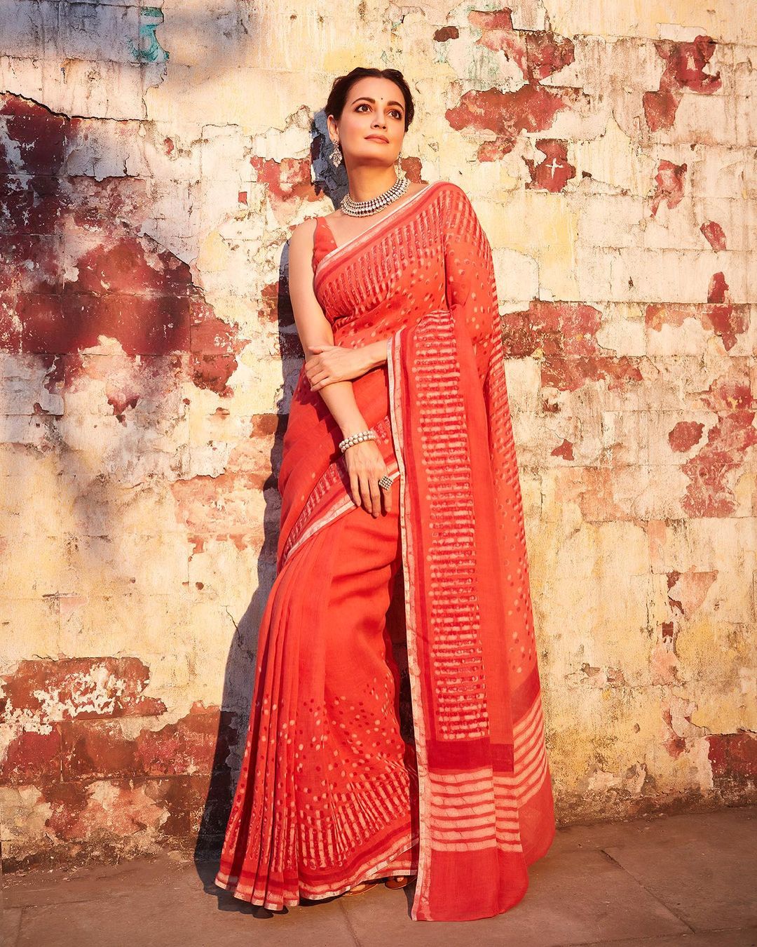 dia-mirza-steals-breaths-in-red-handcrafted-saree-as-she-promotes-bheed
