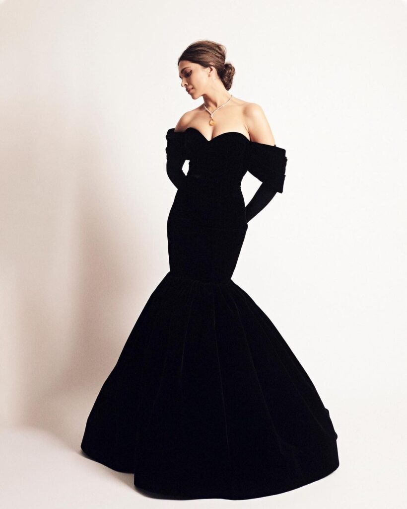 deepika-padukone-stunning-looks-in-black-gown-at-oscar