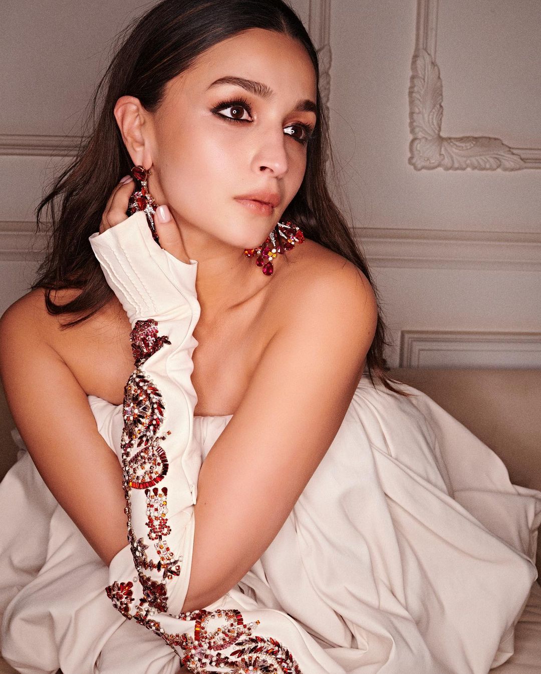 alia-bhatt-elevates-glamour-with-exquisite-white-satin-dress