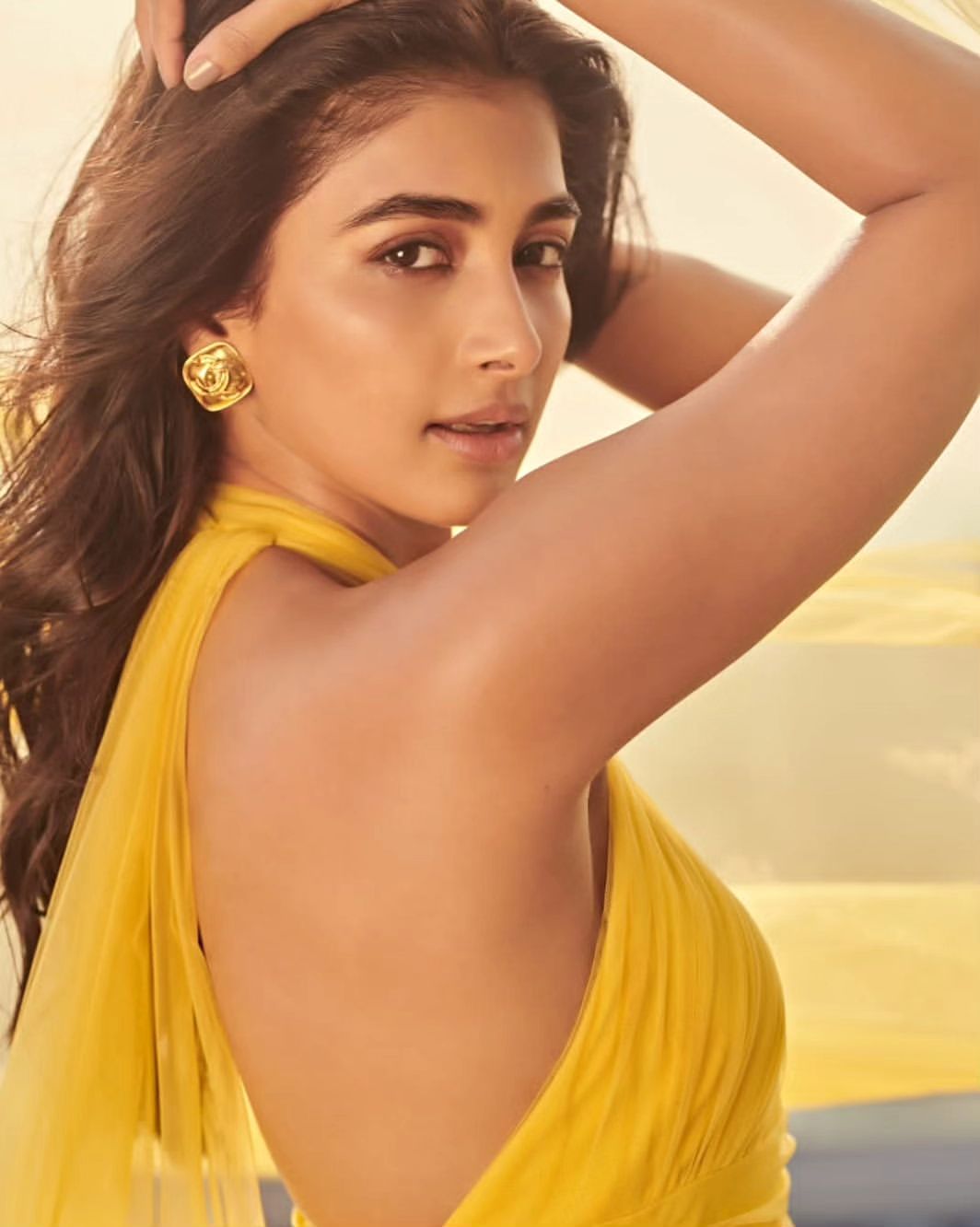 pooja-hegde-stunning-looks-in-yellow-gown