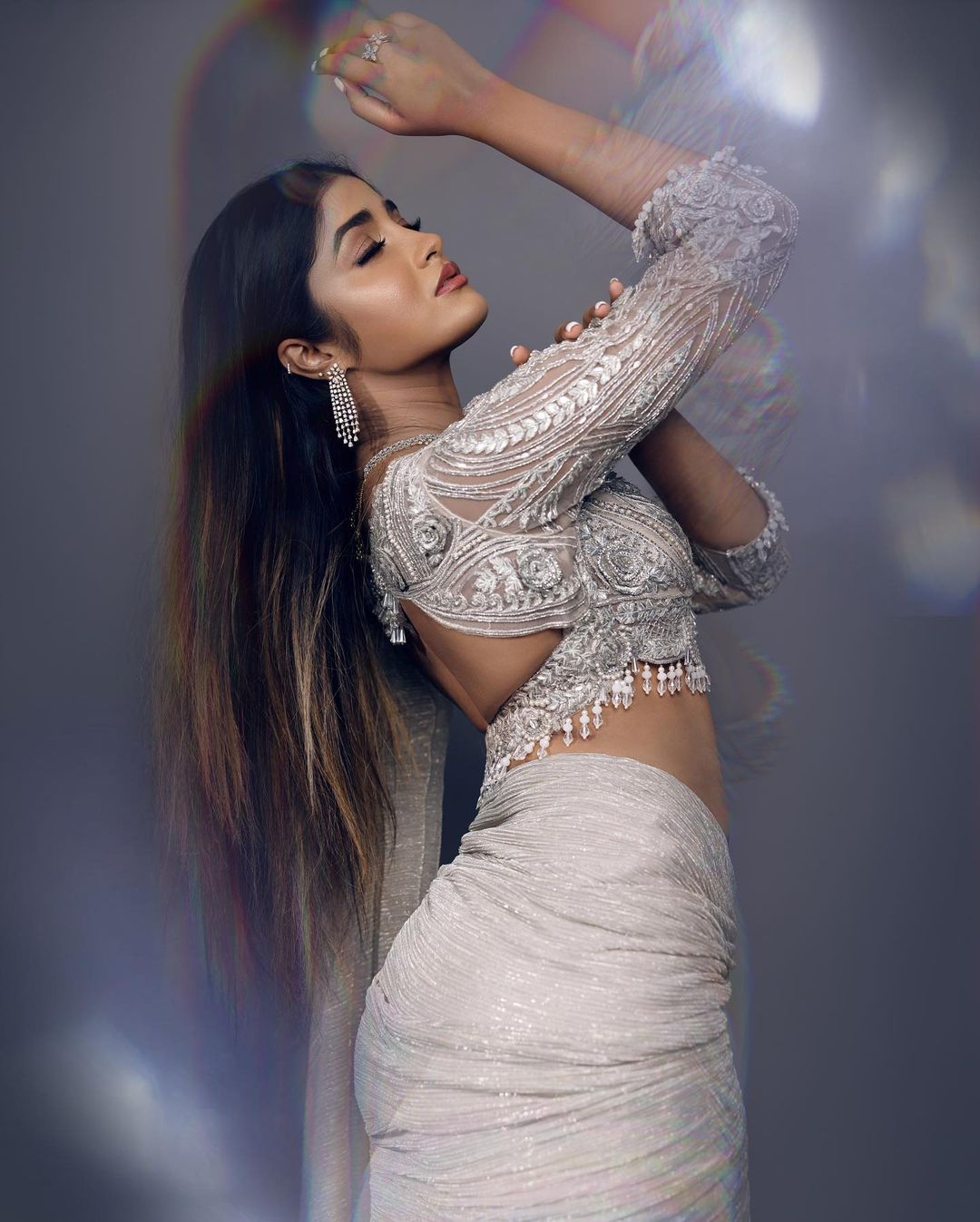dimple-hayathi-glamours-looks-in-amazing-silver-dress