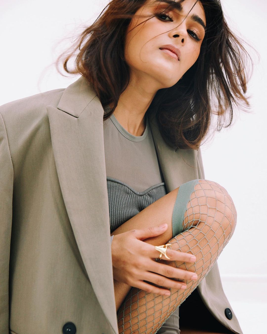 Shalini Pandey : glamours looks in amazing latest photo shoot 