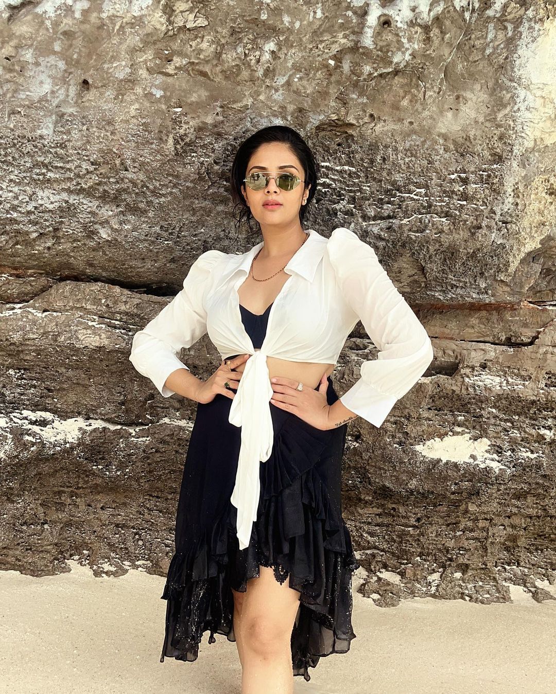 sreemukhi-gorgeous-looks-in-amazing-out-fit-at-thailand