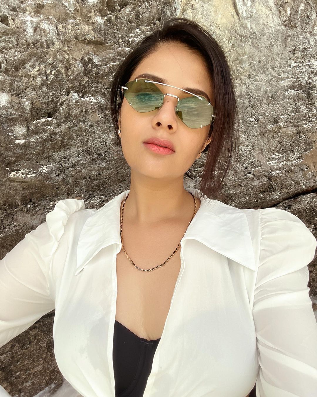 sreemukhi-gorgeous-looks-in-amazing-out-fit-at-thailand