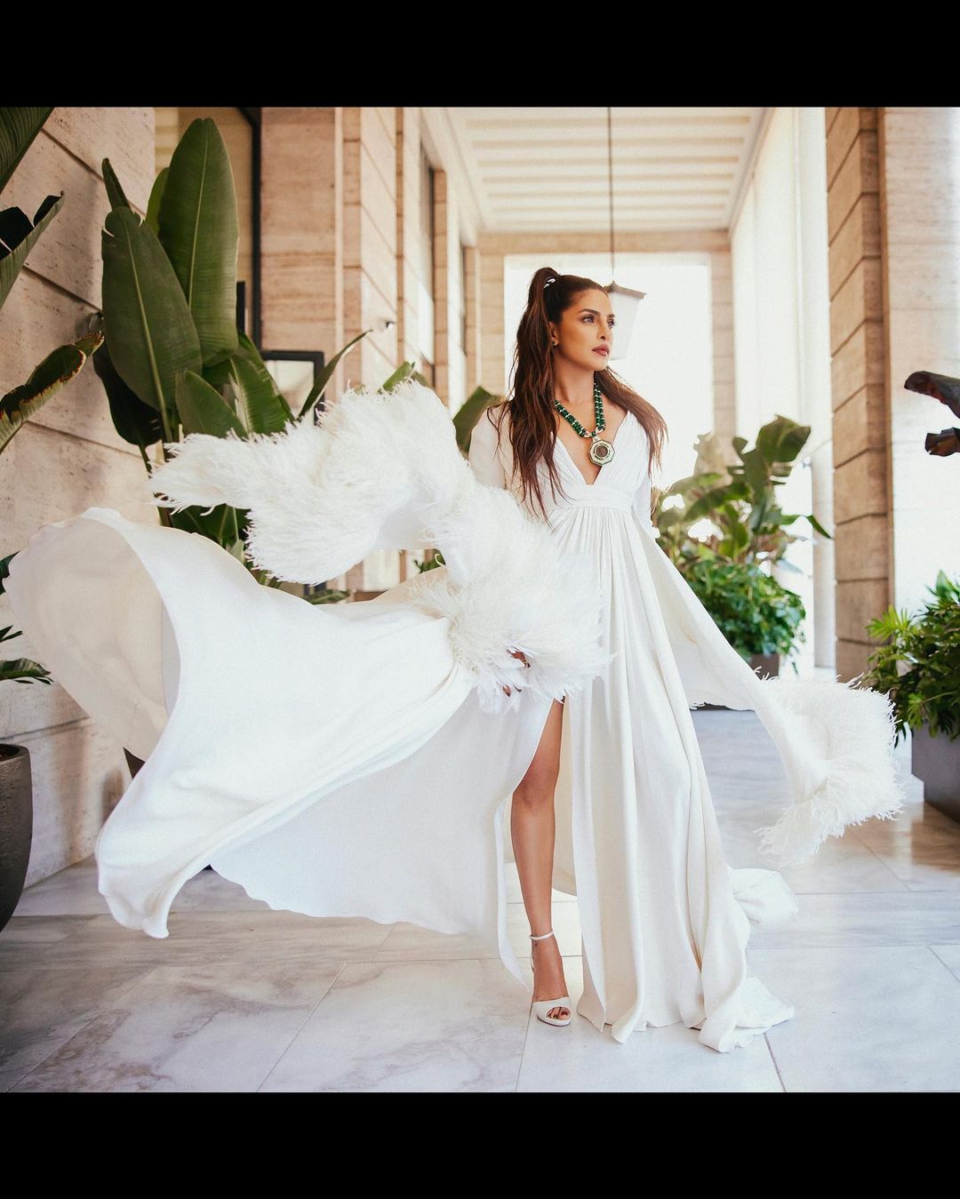 priyanka-chopra-glam-looks-in-hot-white-dress