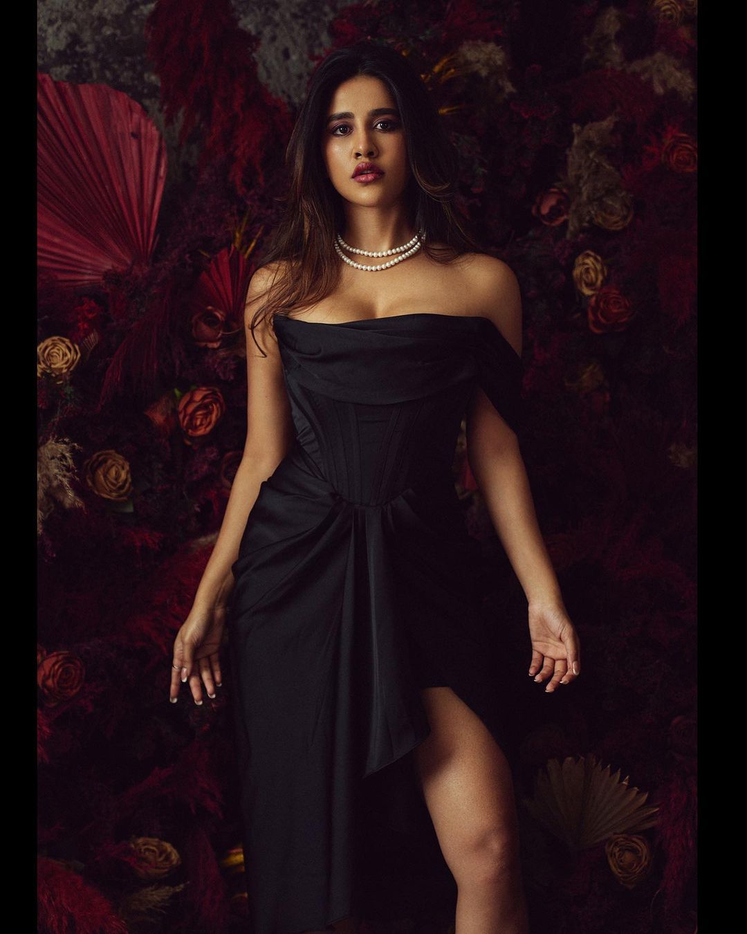 nabha-natesh-gorgeous-looks-in-amazing-short-black-gown