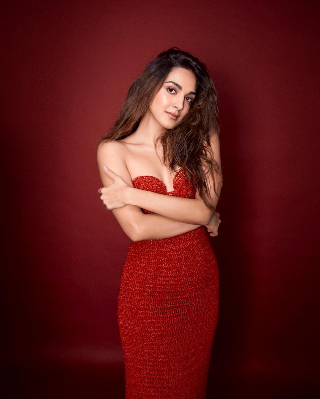 kiara-advani-hot-looks-in-amazing-red-dress