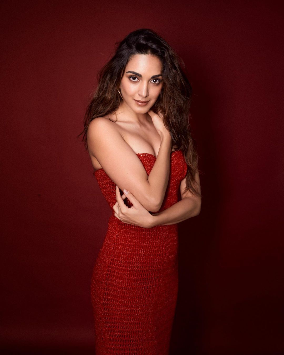 kiara-advani-hot-looks-in-amazing-red-dress