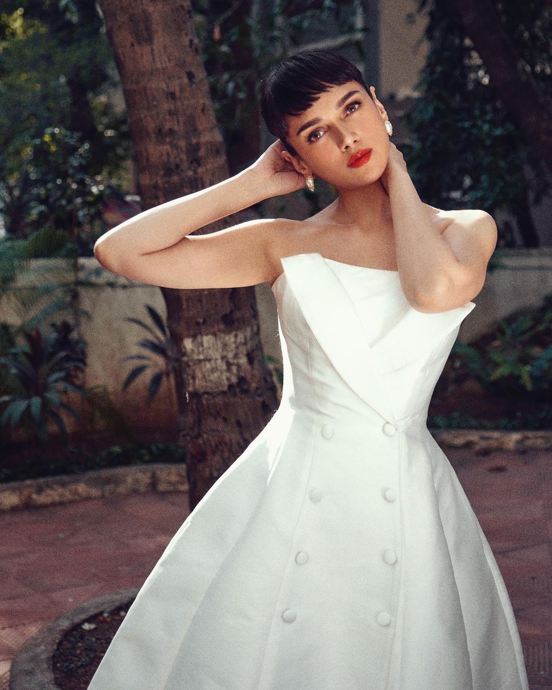 aditi-rao-hydari-gorgeous-looks-in-amazing-white-dress