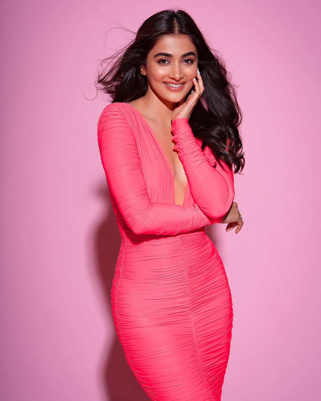pooja-hegde-stunning-looks-in-amazing-barbie-bodycon-pink-dress