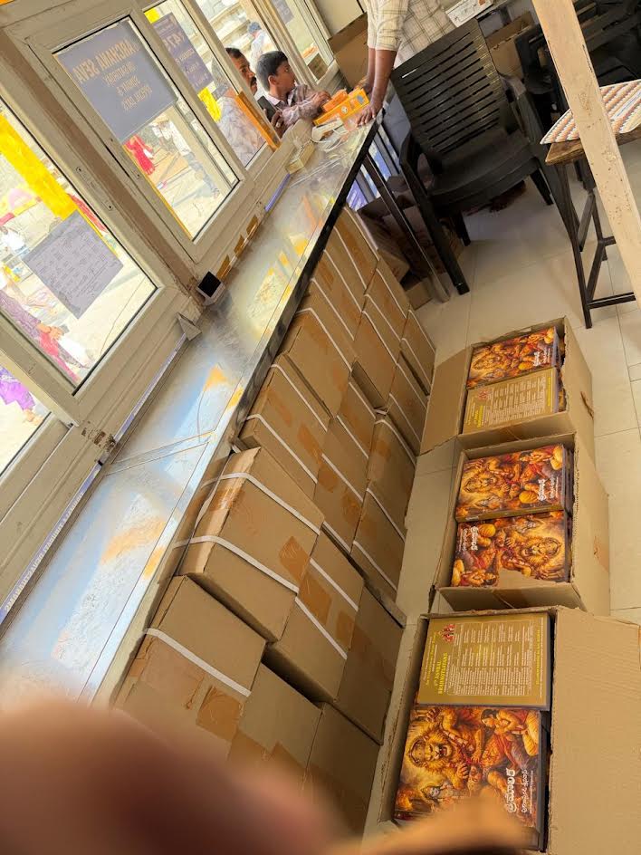 puranapanda-srinivas-krishnayya-and-puranapanda-have-for-serving-tirumala-srivari-seva