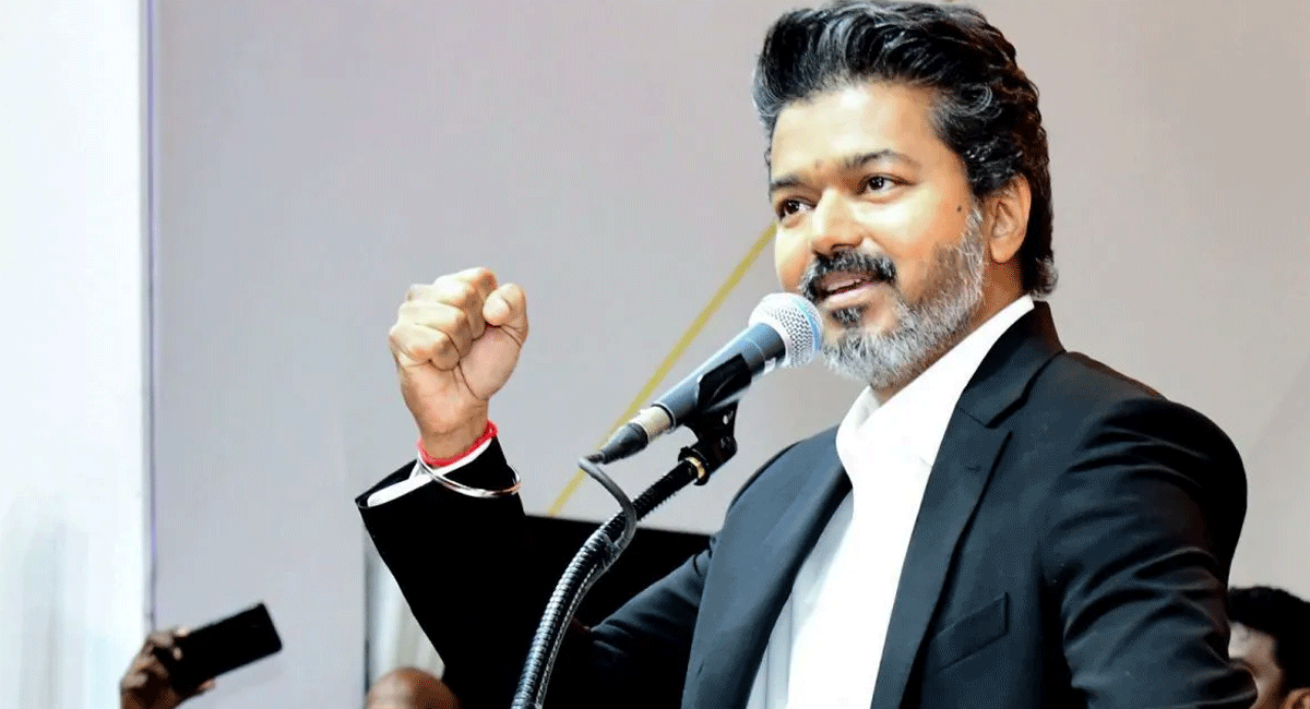 TVK PARTY: ఆ పని చేస్తే రూ. 1 లక్ష మీదే.. CM విజయ్ సంచలనం! tvk-party-if-you-do-that-work-rs-1-lakh-is-yours-cm-vijay-is-excitedww