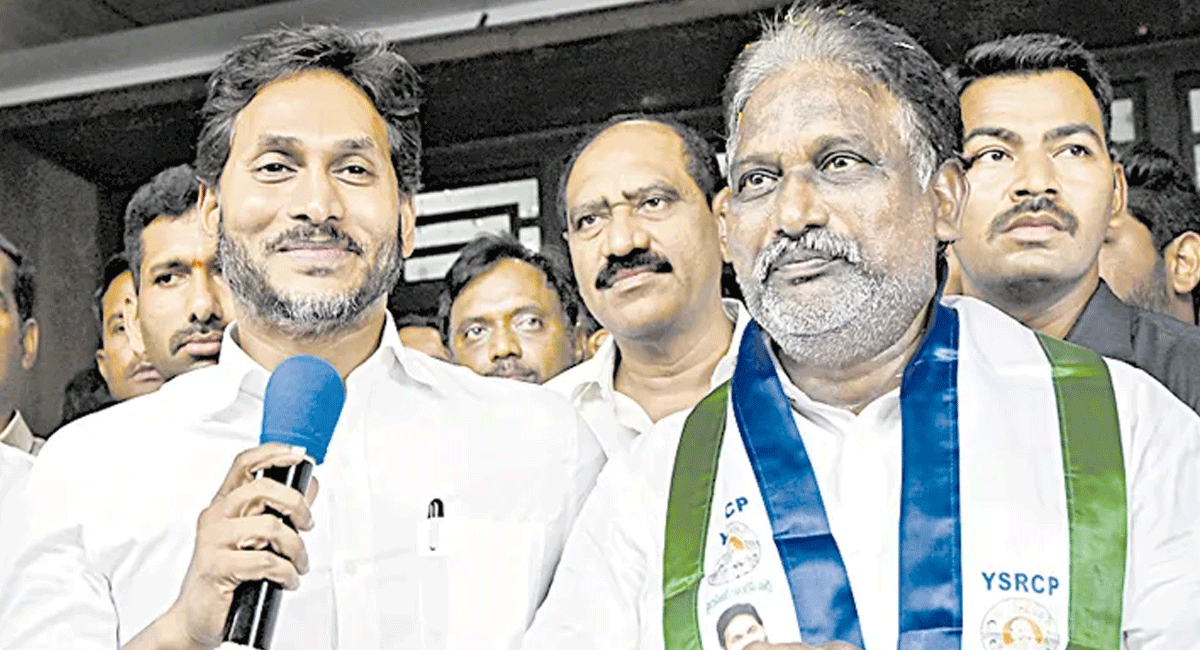 ap-politics-that-mopi-devi-is-out-of-ysrcp-this-mopi-devi-is-in