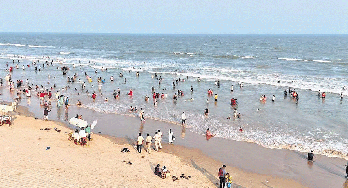 Andhra Pradesh: ఏపీ బీచుల్లో గోవా కిక్కు.. ఇక వారికి పండగే..! andhra-pradesh-a-goa-like-vibe-on-ap-beaches-its-a-real-treat-for-them