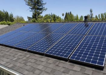 Solar Panels:  సోలార్ ప్యానల్స్ ఉపయోగించడం వల్ల క్యాన్సర్ వస్తుందా… ఇందులో నిజం ఎంత?