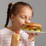 Fast Food: పిల్లలూ ఫాస్ట్ ఫుడ్ తింటున్నారా? క్యాన్సర్ బారిన పడినట్లే?