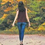 Retro Walk: వెనక్కి నడవడం వల్ల ఇన్ని ప్రయోజనాలు ఉన్నాయా?ఒక్కసారి ట్రై చేయండి!