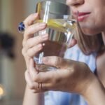 Lemon Water: ఉదయాన్నే లెమన్ వాటర్ తాగుతున్నారా? వీళ్లు మాత్రం అసలు తాగకండి!
